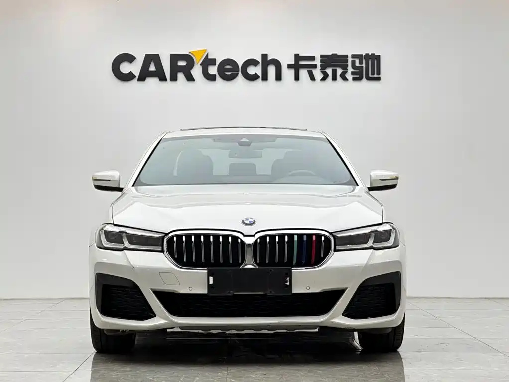 BMW 5 Series — миниатюра 7