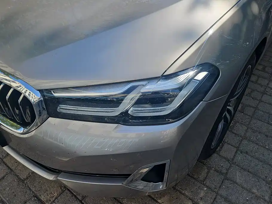 BMW 5 Series — миниатюра 5