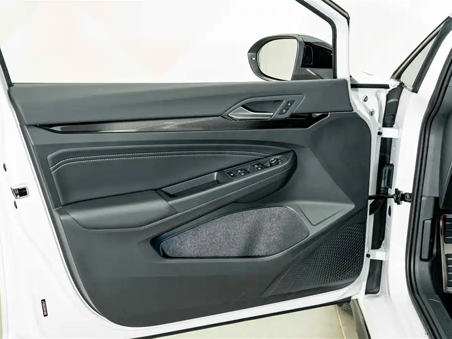 Volkswagen Golf — миниатюра 16