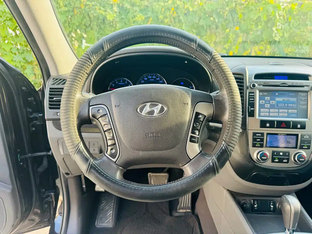 Hyundai Santa Fe Classic — миниатюра 13
