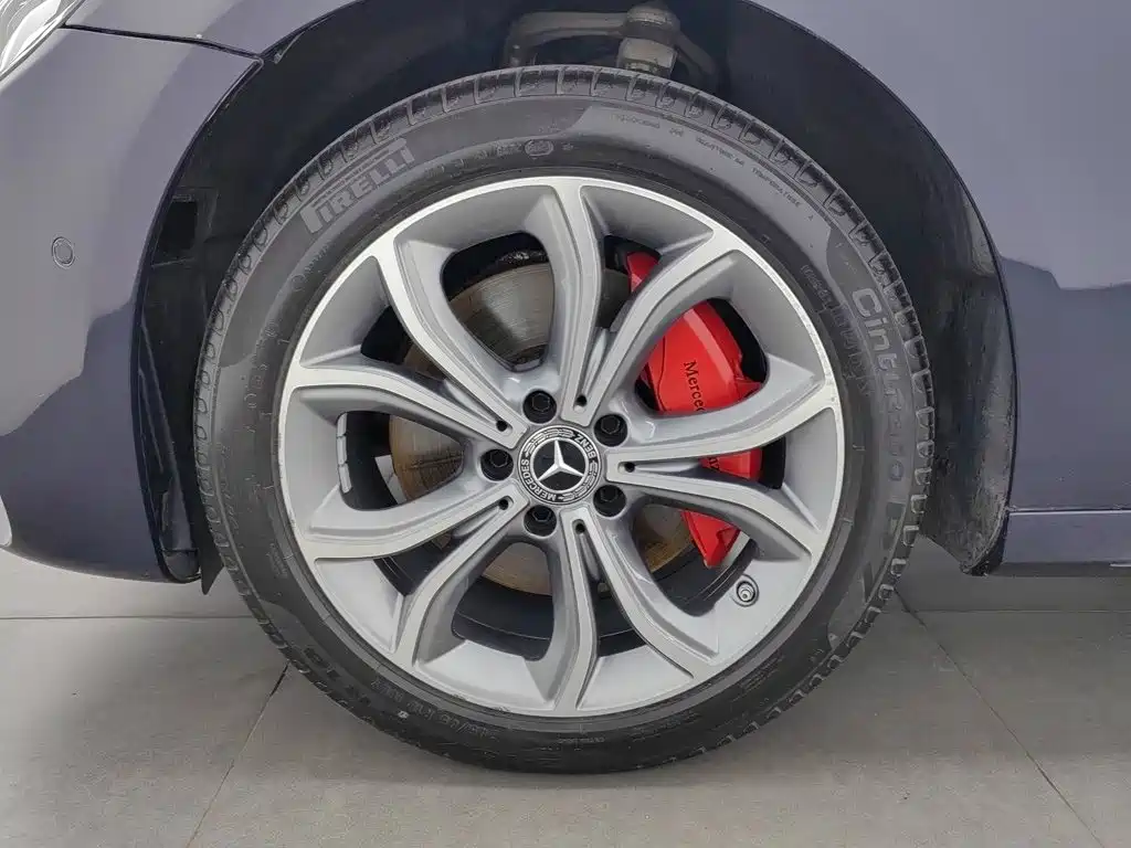 Mercedes-Benz E-Class — миниатюра 17