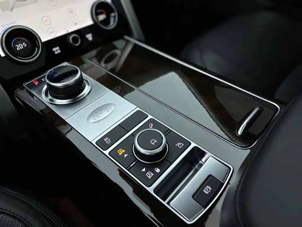 Land Rover Range Rover — миниатюра 22