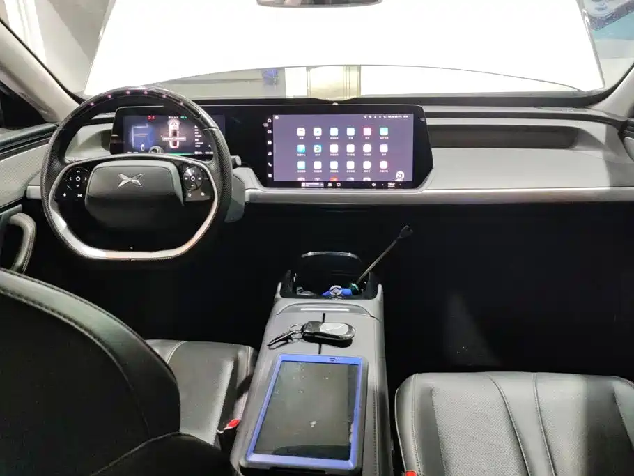 XPeng P7 — миниатюра 12