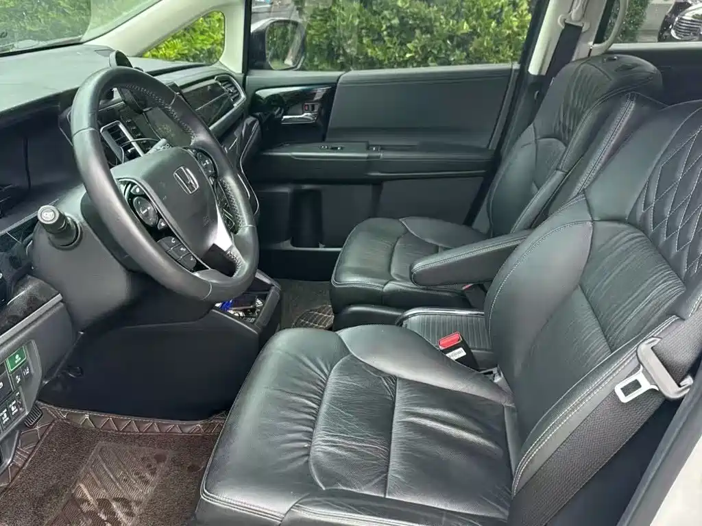 Honda Elysion — миниатюра 6