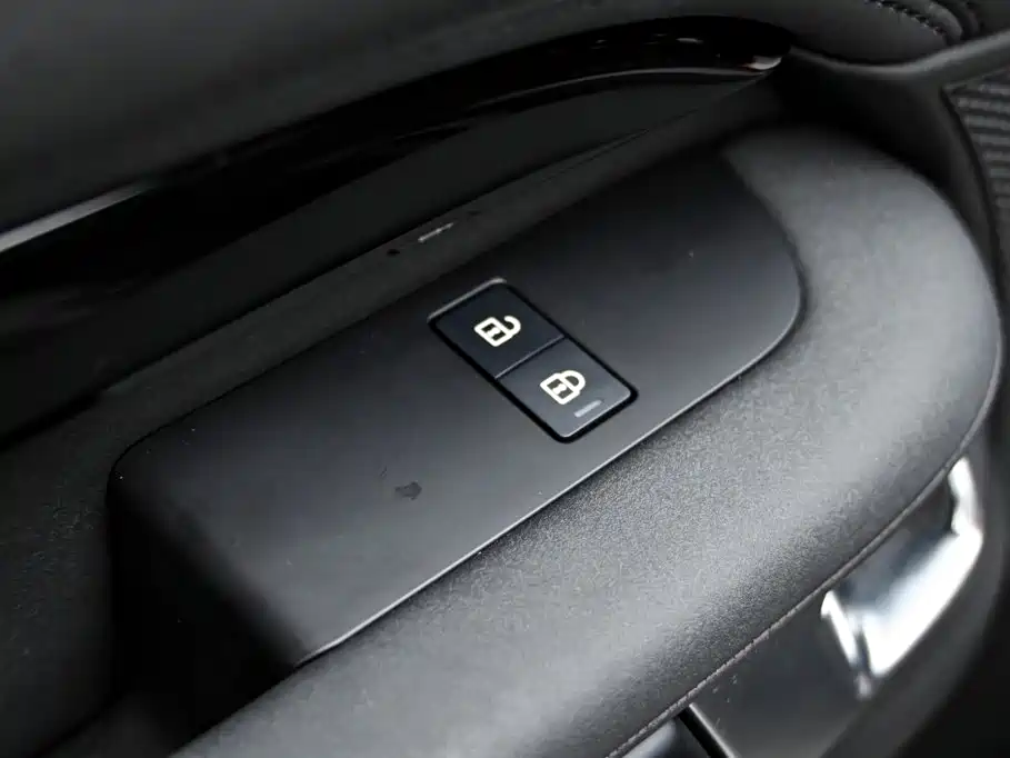 Land Rover Discovery — миниатюра 24