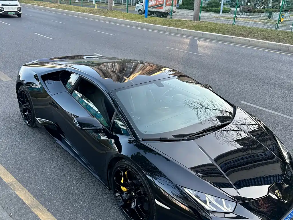 LAMBORGHINI HURACÁN