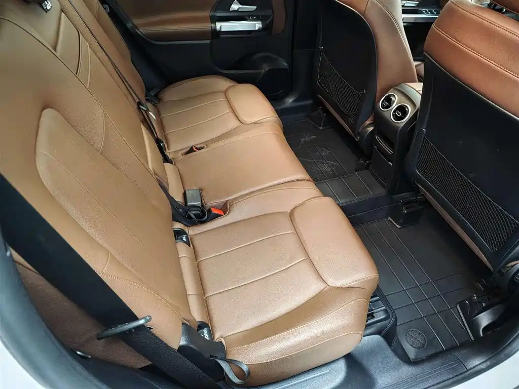 Mercedes-Benz GLB — миниатюра 13
