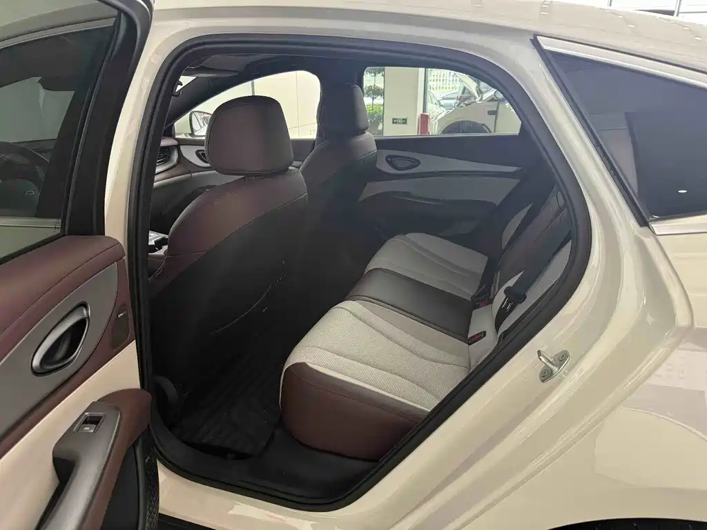 BYD Seal 07 DM-i — миниатюра 6