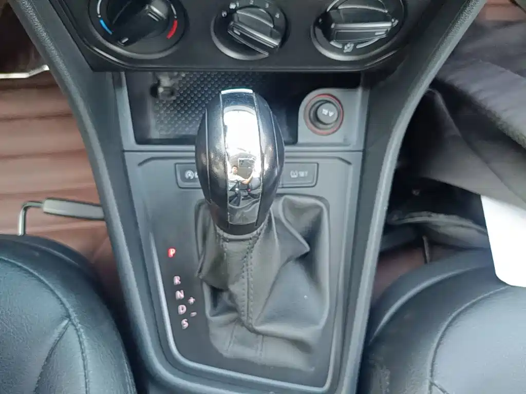 Volkswagen Lavida — миниатюра 14