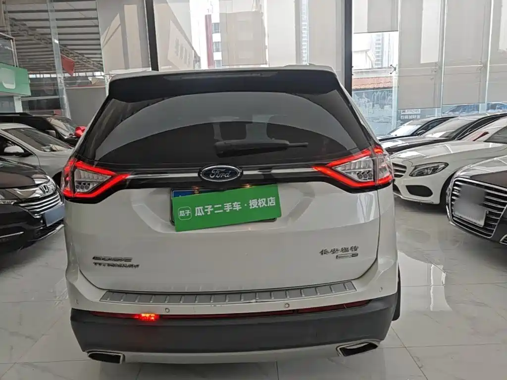 Ford Edge — миниатюра 6