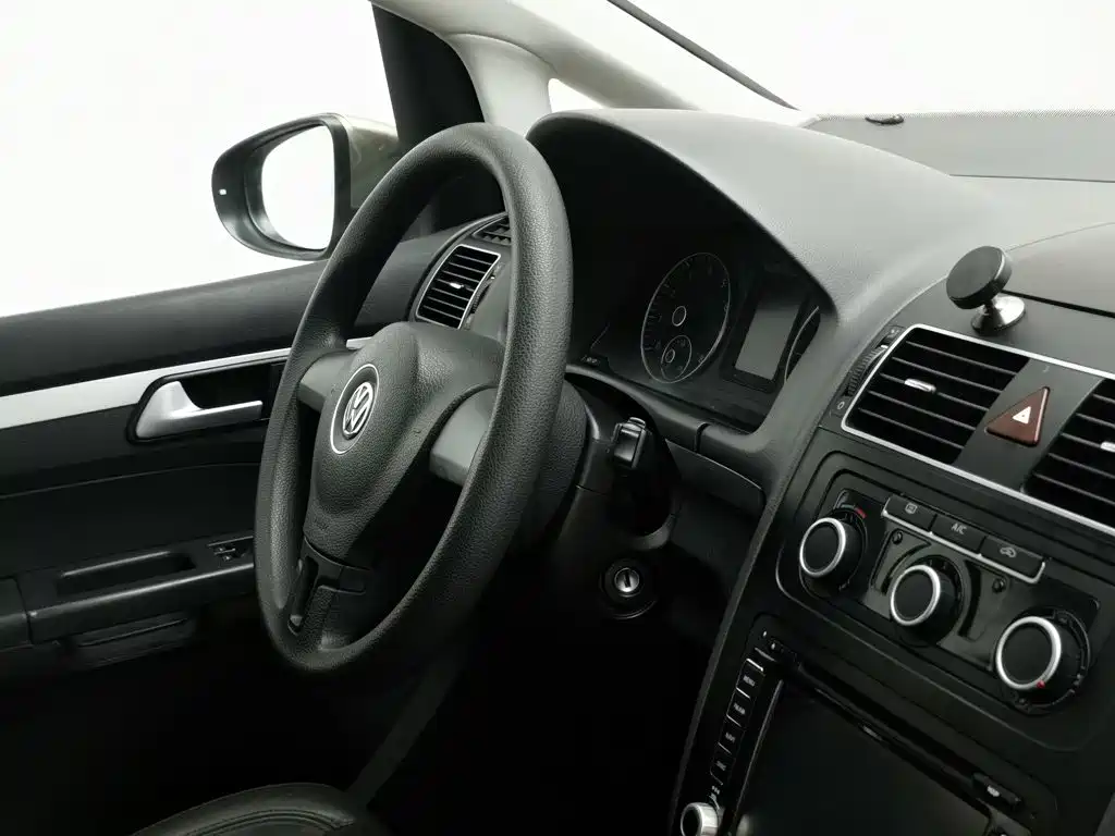 Volkswagen Touran — миниатюра 22