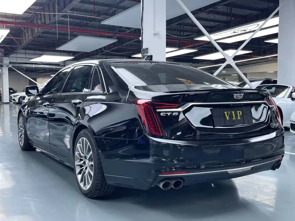 CADILLAC CT6