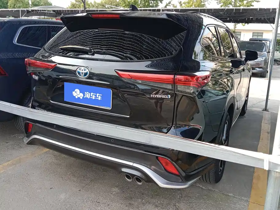 Toyota Crown Kluger — миниатюра 3