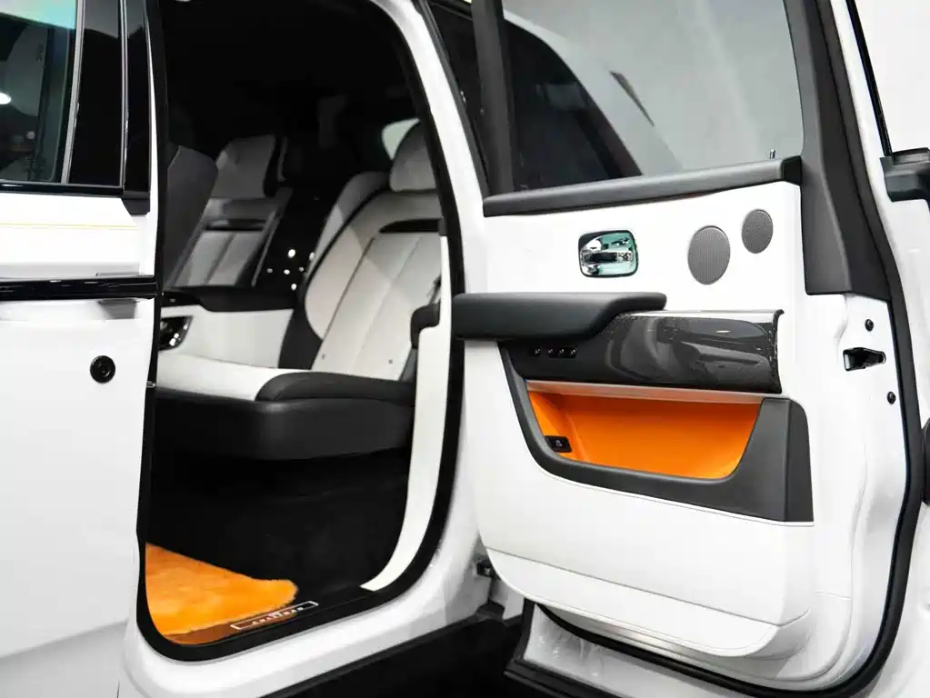 Rolls-Royce Cullinan — миниатюра 33