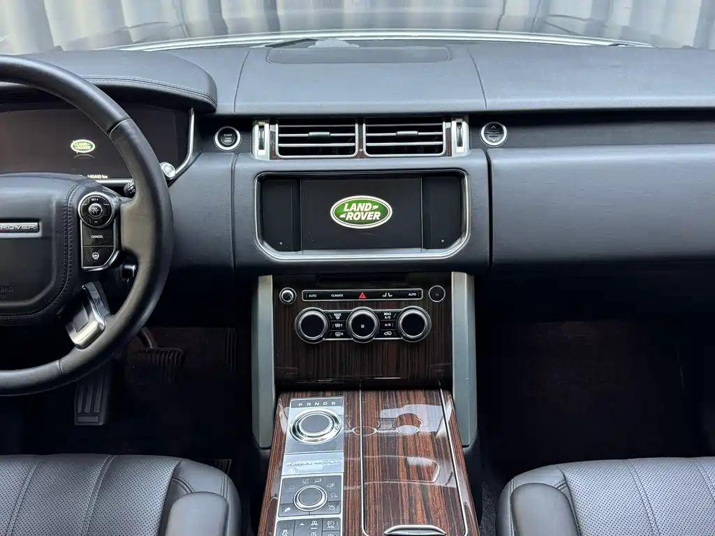 Land Rover Range Rover — миниатюра 8