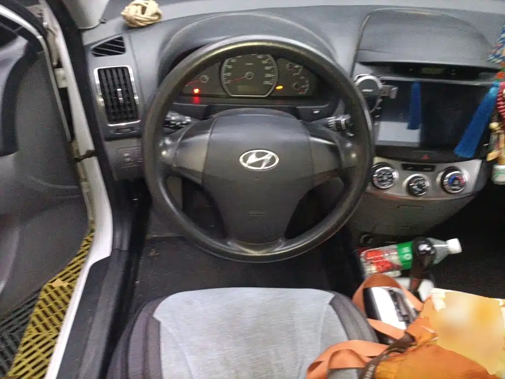 Hyundai Elantra — миниатюра 6