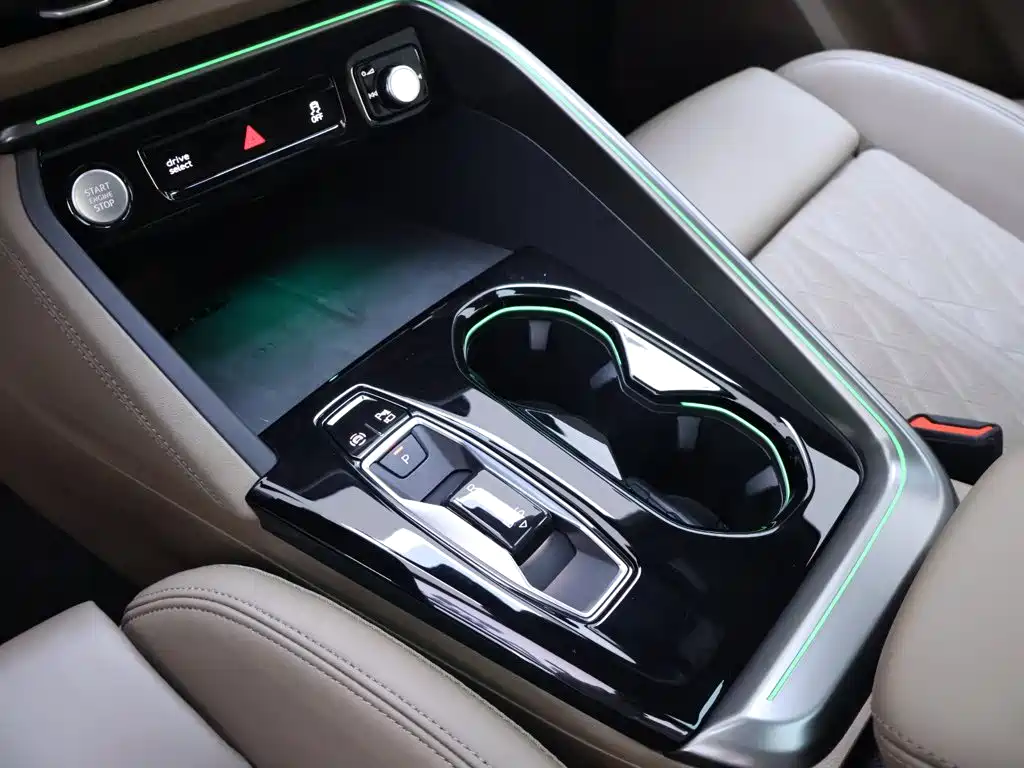 Audi Q5L — миниатюра 12