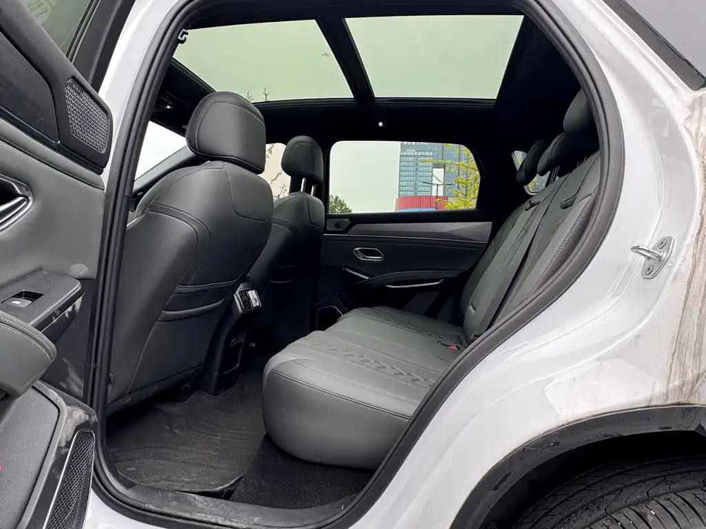 BYD L DM-i — миниатюра 8