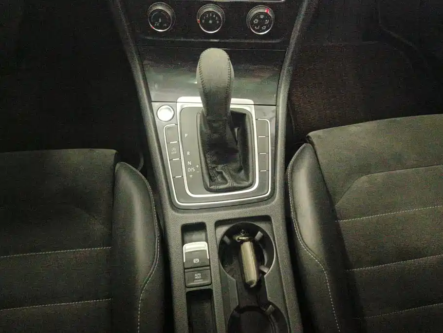 Volkswagen Golf — миниатюра 16