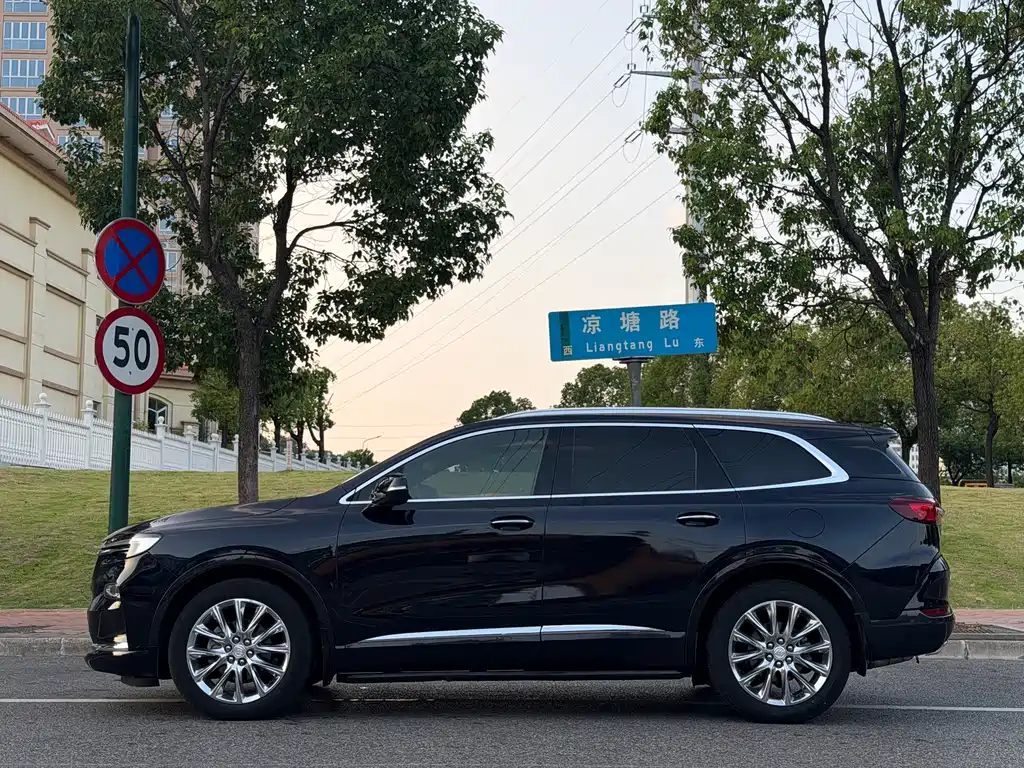 Buick Enclave — миниатюра 6