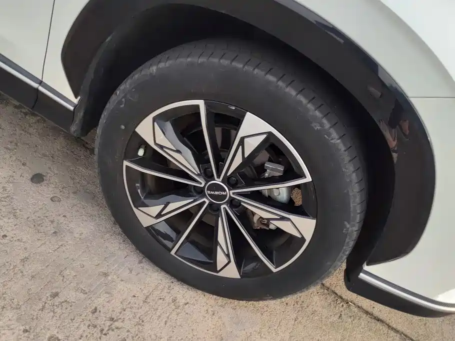 Roewe RX5 — миниатюра 6