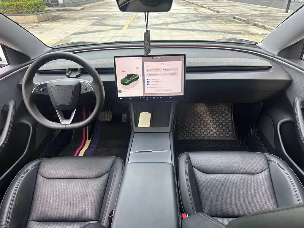 Tesla Model 3 — миниатюра 8