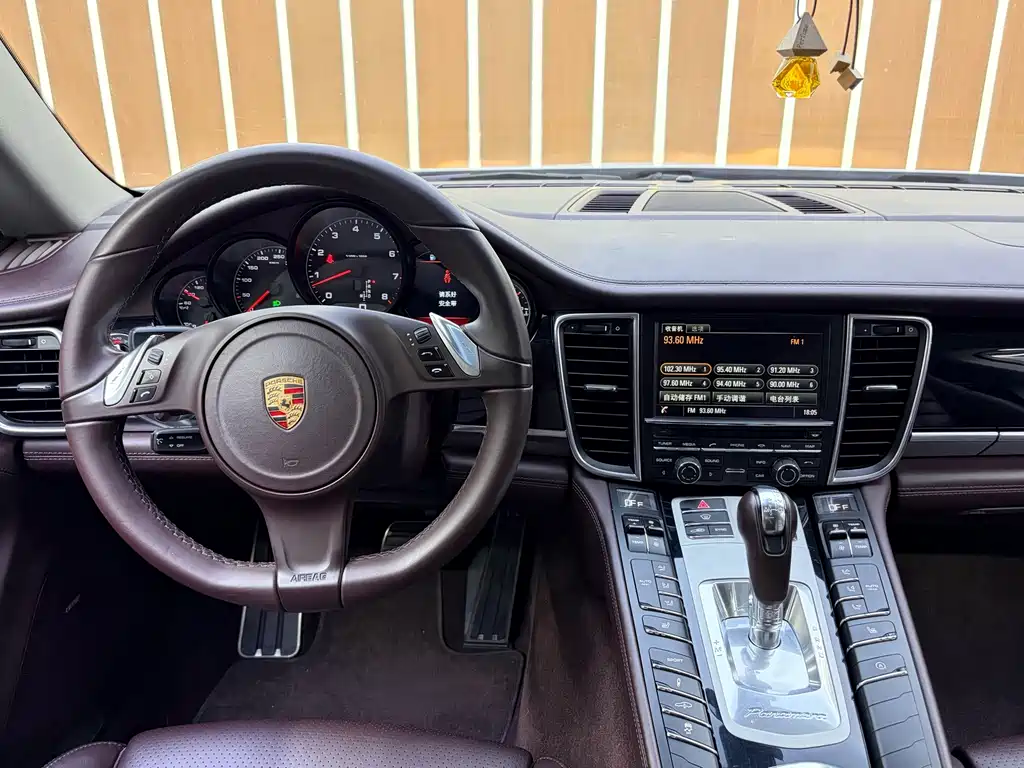 Porsche Panamera — миниатюра 3