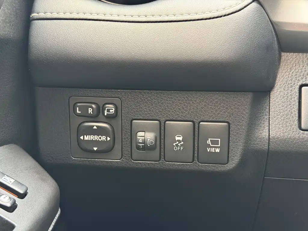 Toyota RAV4 — миниатюра 13