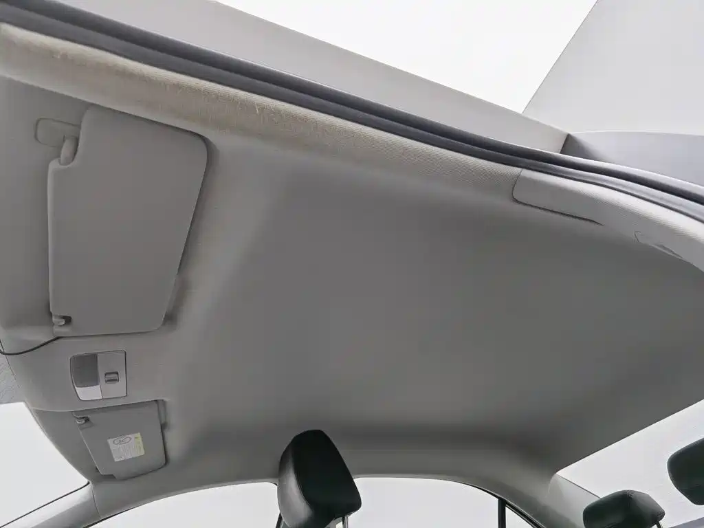 Volkswagen Santana — миниатюра 14