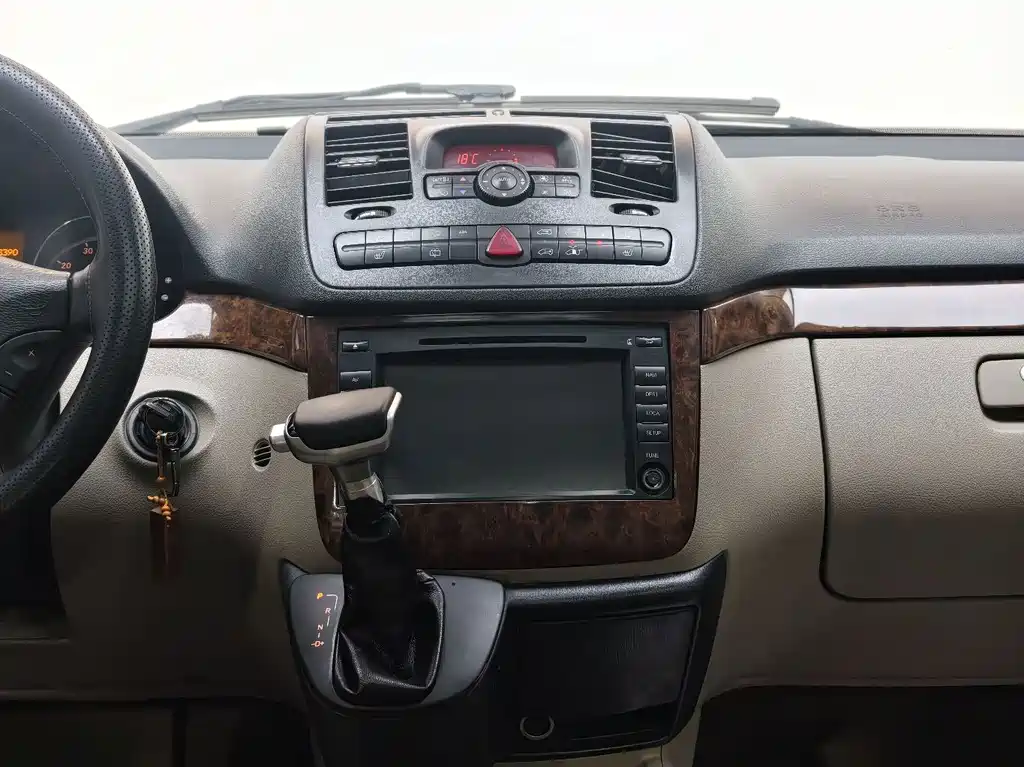 Mercedes-Benz Viano — миниатюра 25