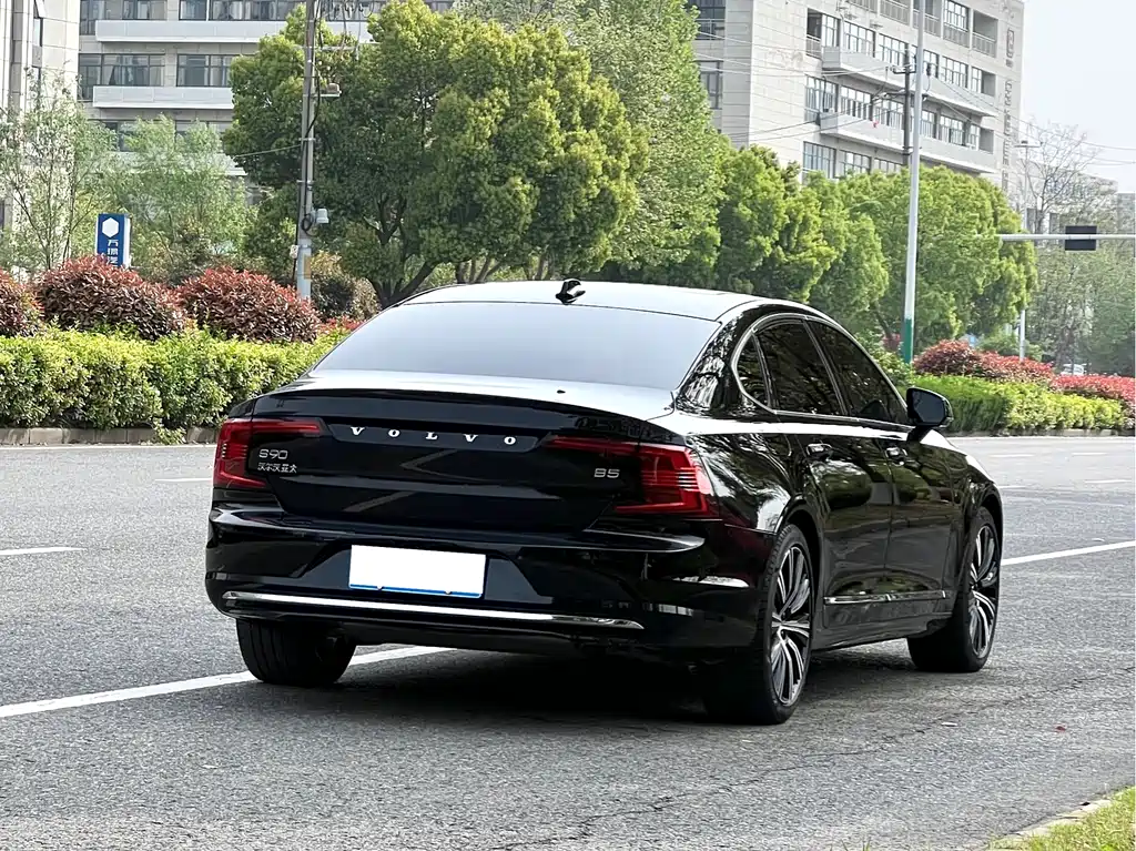 Volvo S90 2024 B5 Luxury