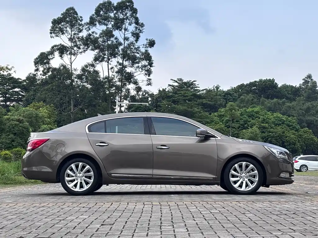 Buick LaCrosse — миниатюра 11