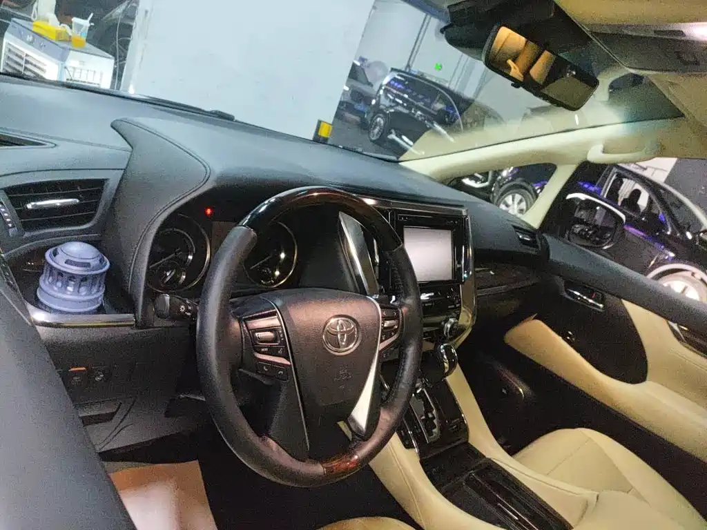 Toyota Alphard 2020 2.5L Luxury