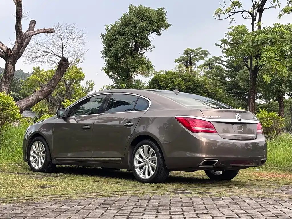 Buick LaCrosse — миниатюра 9