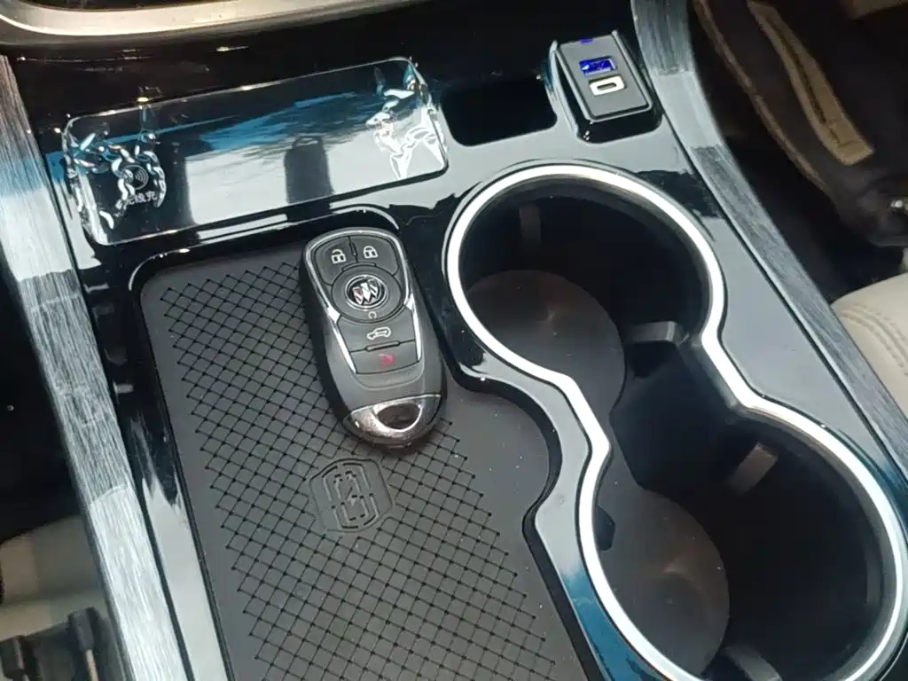 Buick GL8 — миниатюра 9