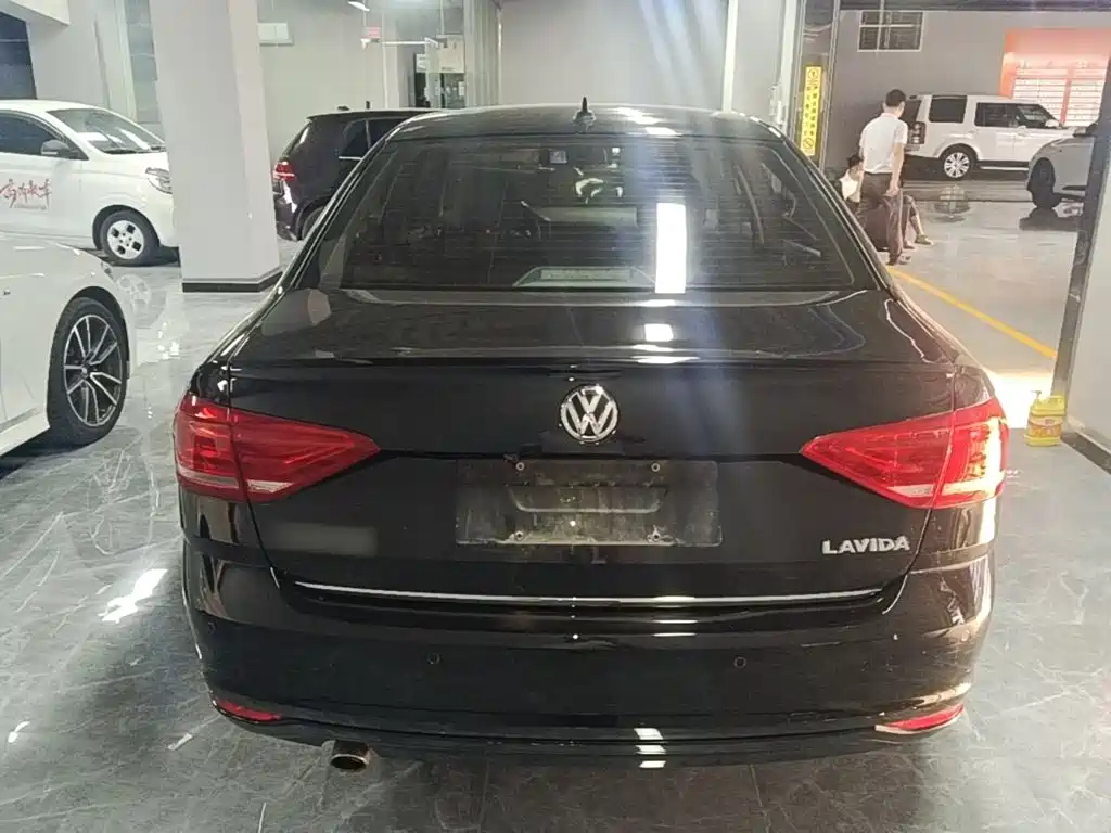 Volkswagen Lavida — миниатюра 6