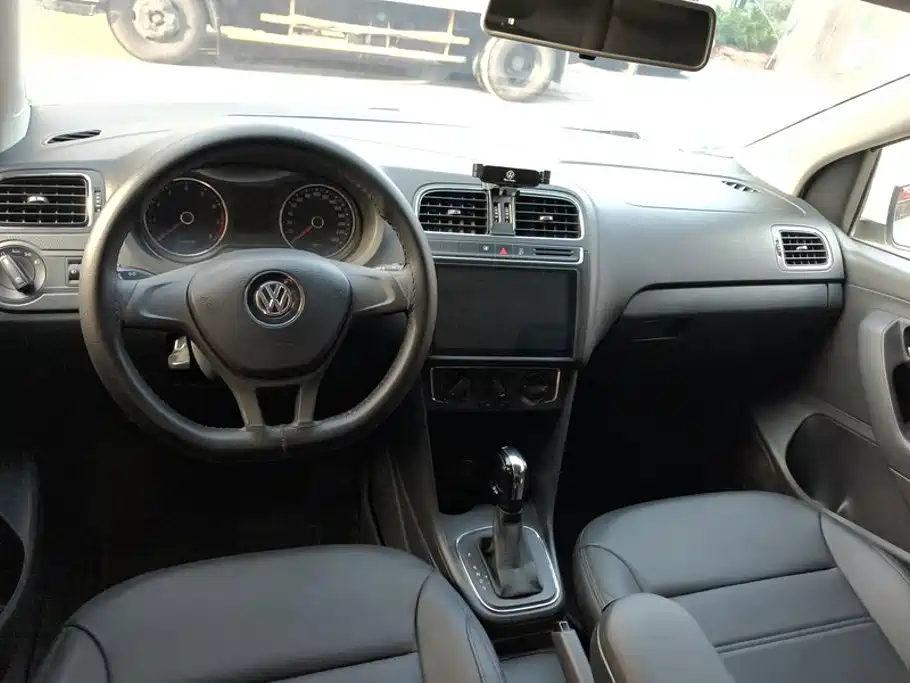 Volkswagen Polo — миниатюра 12