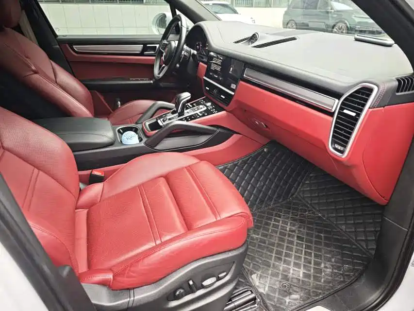 Porsche Cayenne — миниатюра 8