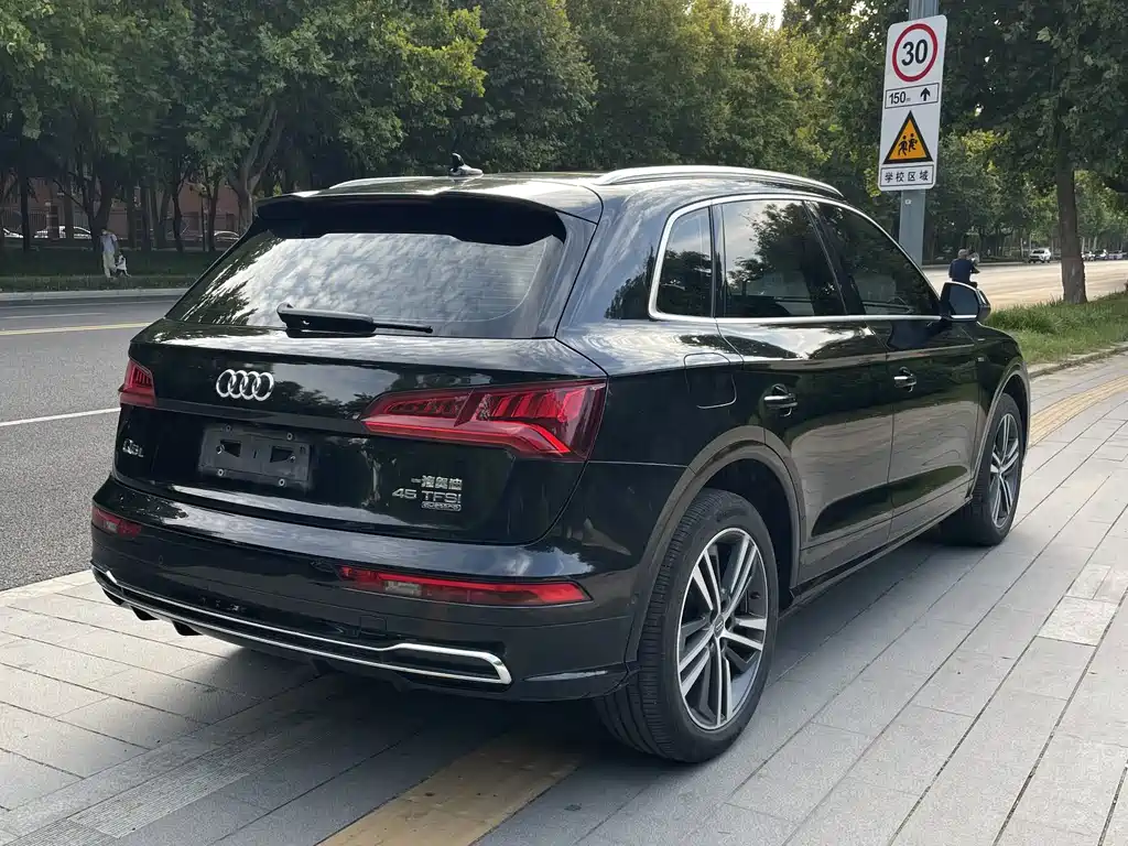 Audi Q5L — миниатюра 9
