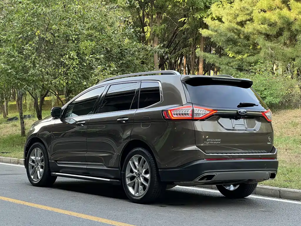 Ford Edge — миниатюра 8