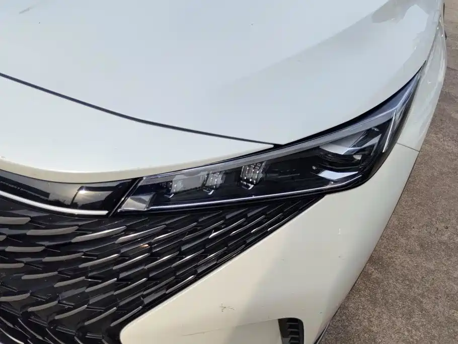 Roewe RX5 — миниатюра 5