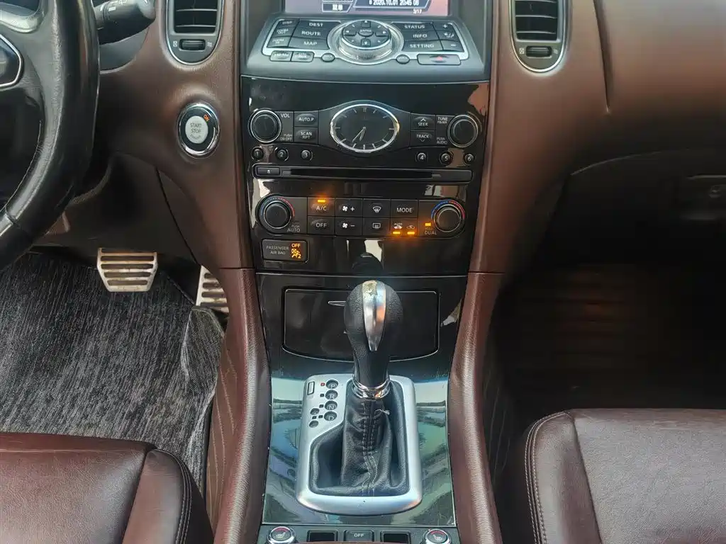 Infiniti QX50 — миниатюра 11