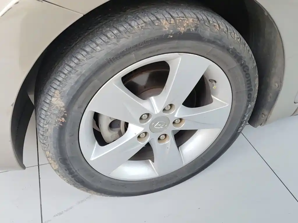 Hyundai Elantra Langdong — миниатюра 23