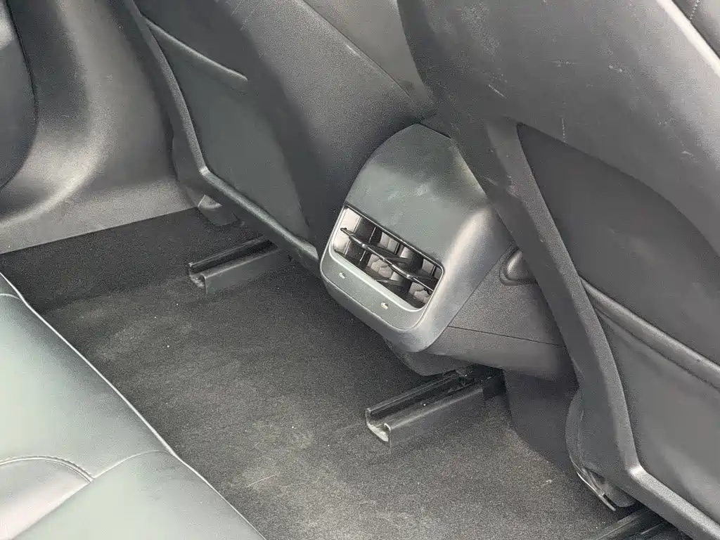 Tesla Model 3 — миниатюра 19