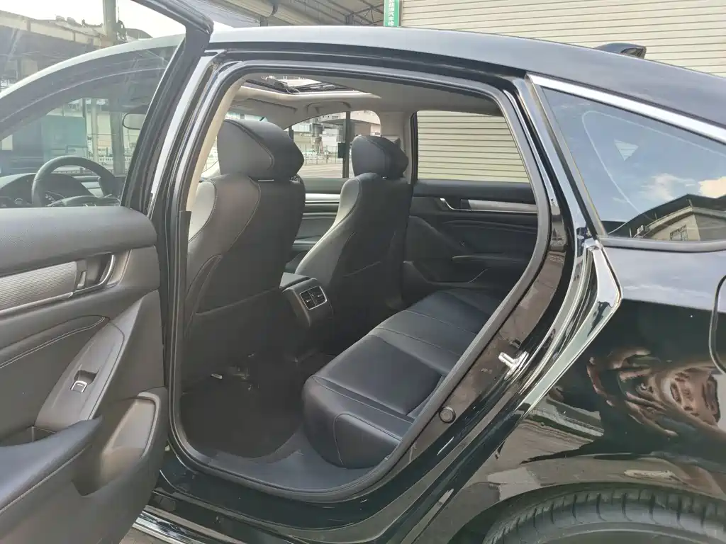 Honda Accord — миниатюра 10