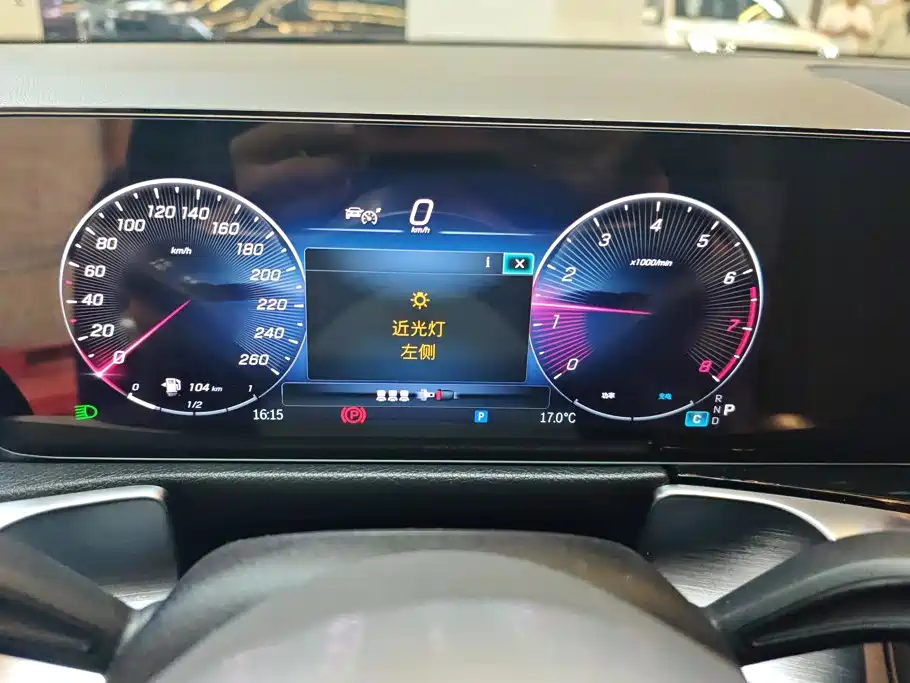 Mercedes-Benz GLB — миниатюра 14