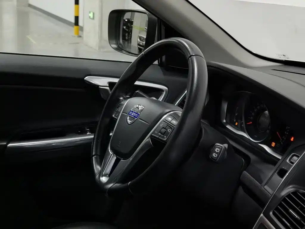 Volvo XC60 — миниатюра 22