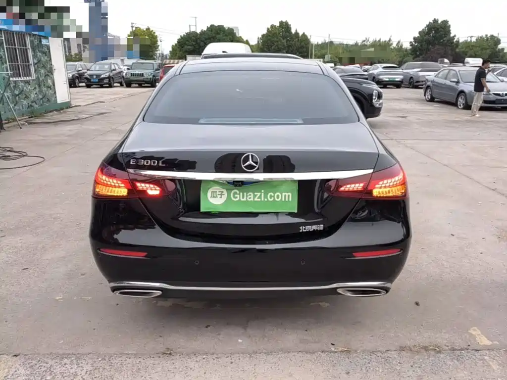 Mercedes-Benz E-Class — миниатюра 6