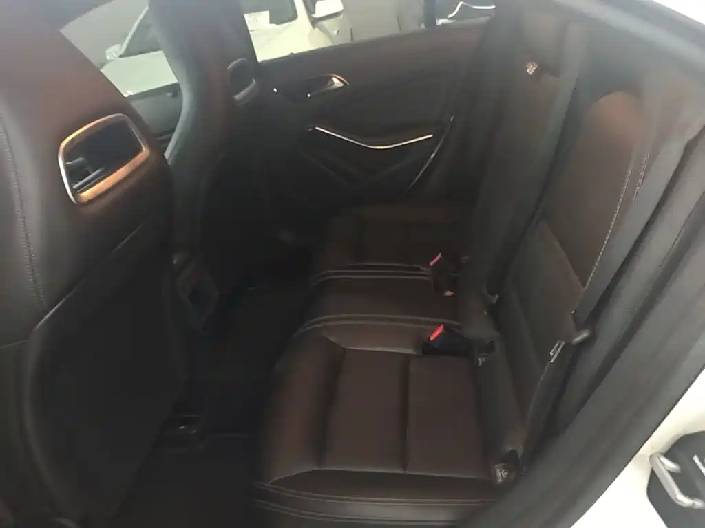 Mercedes-Benz CLA (Import) — миниатюра 17