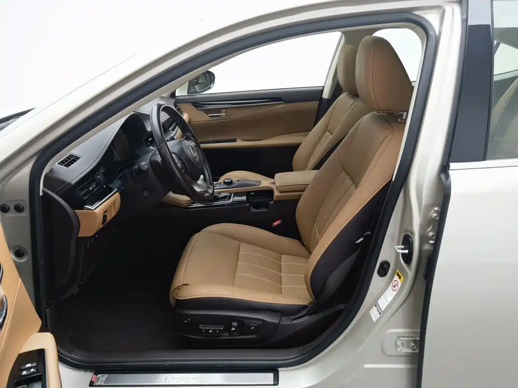 Lexus ES 2015 300h Comfort